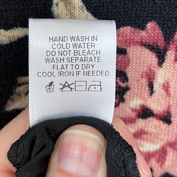 Emelia: NWT Women’s Black, Pink, Tan, Floral Bell Sleeve Dress, Size S - Picture 7 of 11